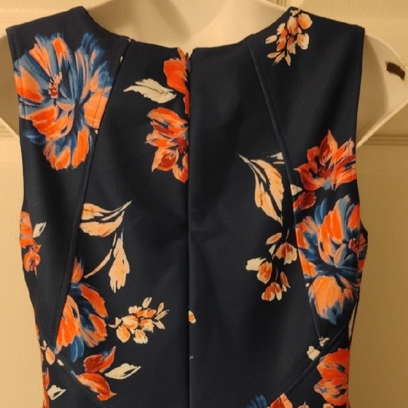 Ivanka Trump Floral Sleeveless Midi Dress - Picture 9 of 16